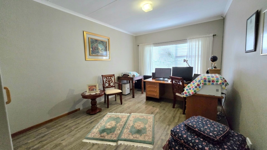 4 Bedroom Property for Sale in Kleinbaai Western Cape